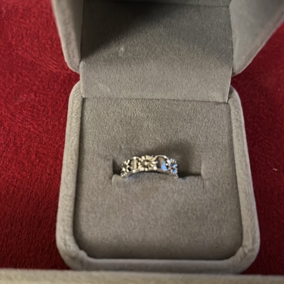 Antique Silver Toe Ring Daisy Flowers 🌼 - Picture 3 of 5